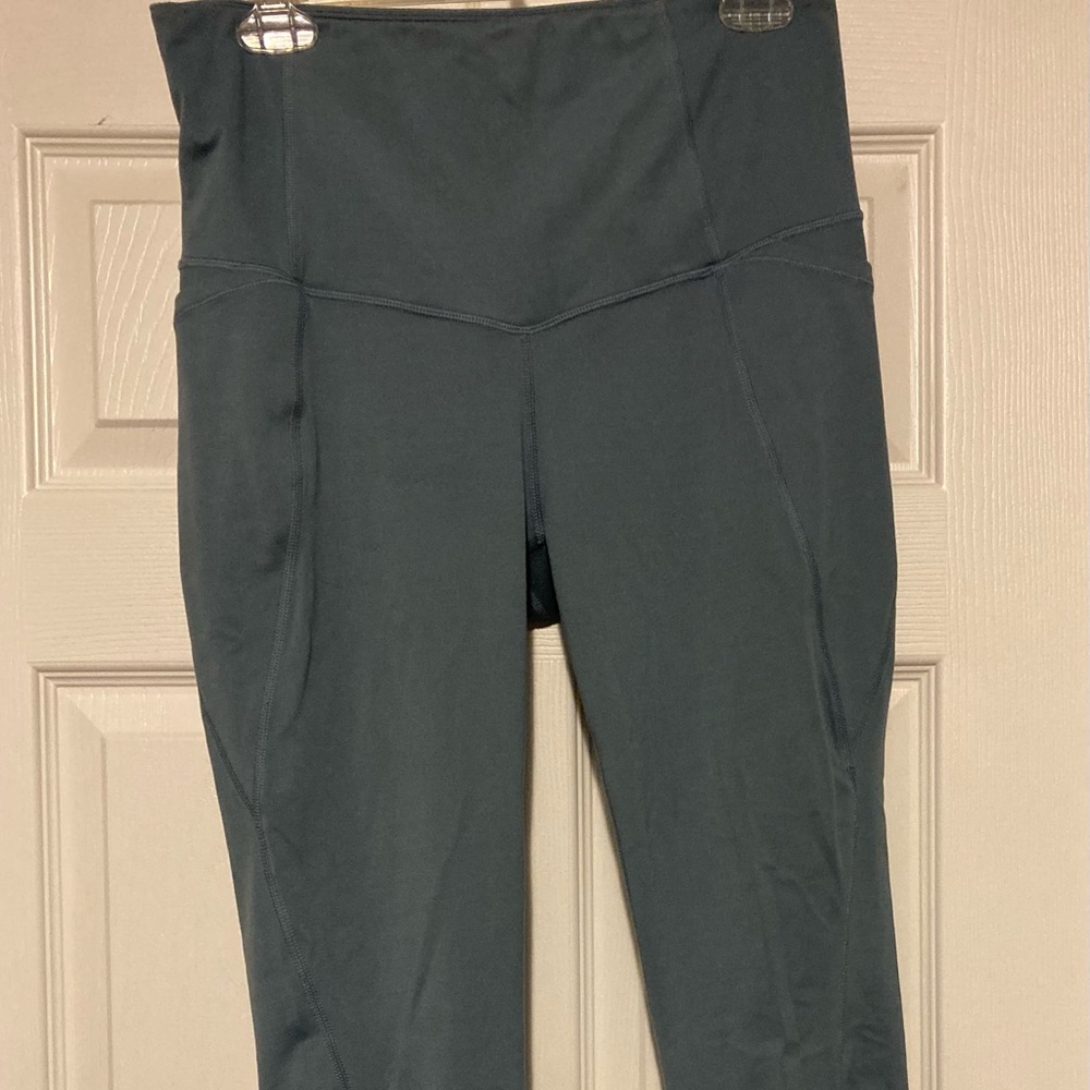 All in Motion high waisted legging, size Large